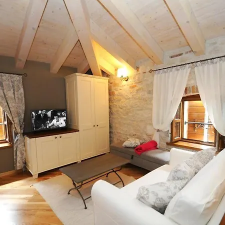 Korta Gira Bed & Breakfast 4*