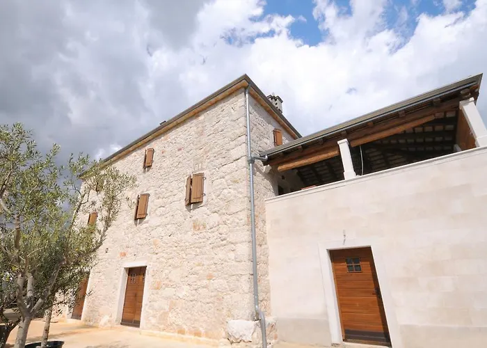 Korta Gira Bed & Breakfast